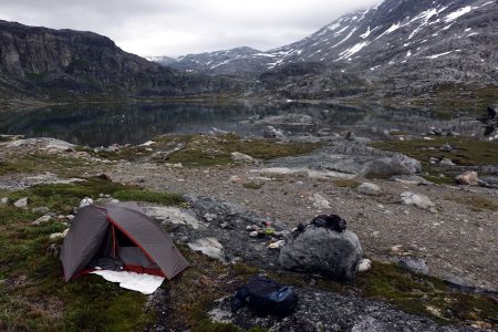 Můj stan z Decathlonu vydržel dvě šílené větrné noci.