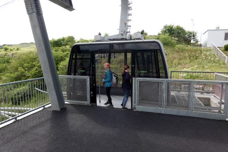 Trasa Aerial Tramway je dlouhá téměř 6 kilometrů.