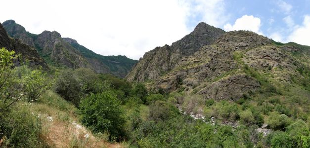 V kaňonu řeky Vorotan