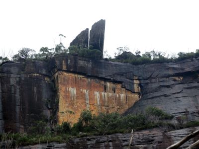 Vrcholové skály Hradu