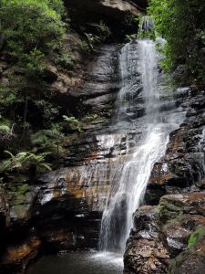 V údolí vod - Valley of the Waters je asi 10 vodopádů.