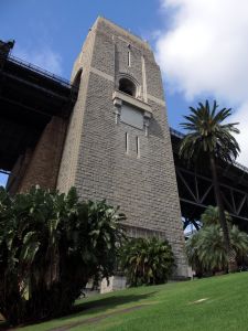 Na pylon Slavného mostu Harbour Bridge se dá vystoupit.