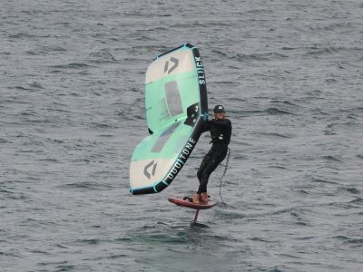 Z lodi jsme viděli i jezdce na Foilu.