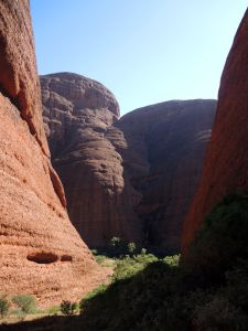 Na překrásném treku v Kata Tjuta - Valley of the Winds (Údolí větru).