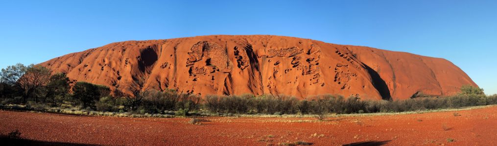 Panorama Ayers Rocku neboli Uluru.