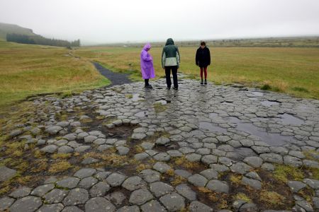 Čedičová dlažba Kirkjugólf