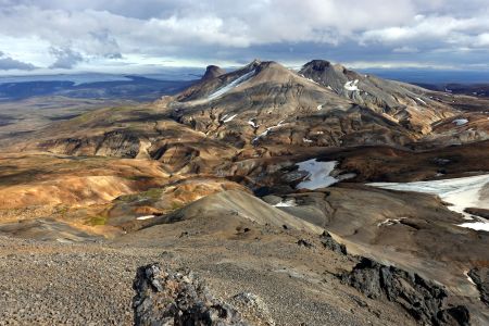 Stoupáme na Mænir.