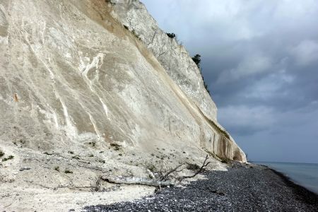 Pohled na útesy zespodu je mimořádně působivý.