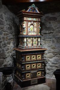 Historická kachlová kamna