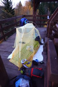 Spíme na rozhledně