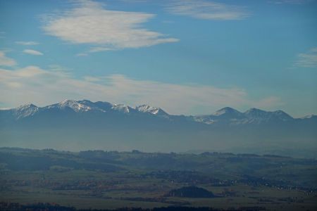 Detail Západních Tater - uprostřed je Bystrá , vpravo Klín a Jakubiná.