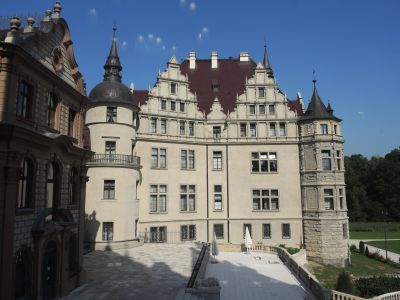 Zdobený exteriér zámku