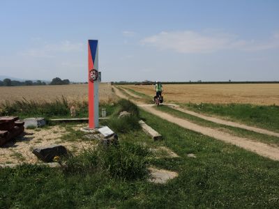 Kamila přejíždí česko - polskou hranici.