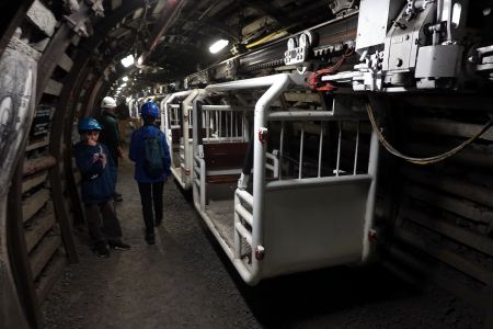 Kopalnia Guido - důlní závěsný vlak.