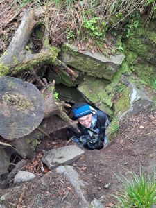 Špatné počasí si krátíme lezením pod zem - Jeskyně Ali Baby na Klimczoku.