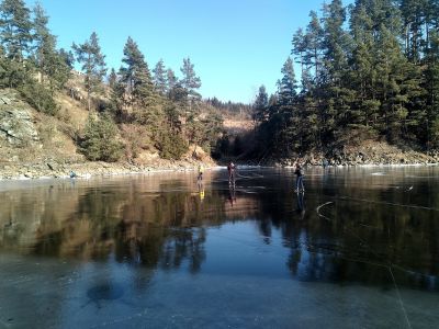 Úžasný černý led