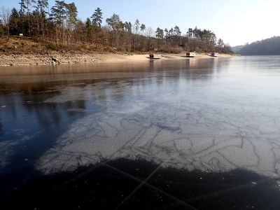 Led na Orlíku opravdu kouzlí.