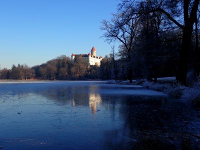 Konečně jsem nafotil z ledu i zářící Konopiště.