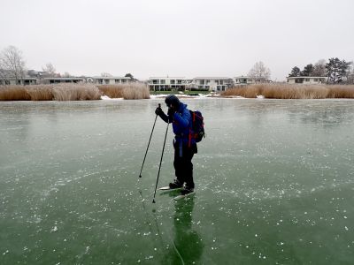 Objíždíme po nádherném ledu honosné vily.