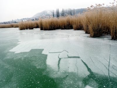 Ten Balaton si při malování nedá pokoj.