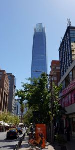 Nejvyšší budova Jižní Ameriky Sky Costanera je vysoká 300 metrů.