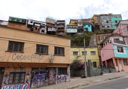Valparaíso se rychle zvedá do kopců.