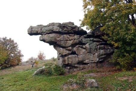 Věž Krokodýl ve skalním městě Sea of Stones u města Szentbékkálla