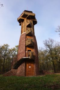 Fülöphegyi kilátó nad městem Révfülöp