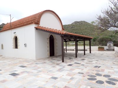 Kostelík Aghios Georgios nad naším tábořištěm poblíž archeologického naleziště Falasarna