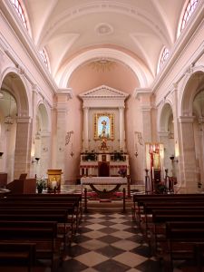 Kostel sv. Mikuláše přestavěný za Osmanské říše na mešitu je ve správě ortodoxní církve.
