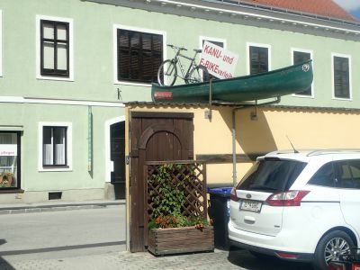 Půjčovna lodí a kol